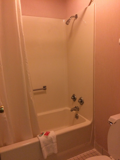 Bathroom 3, Econo Lodge Norwalk, Huron