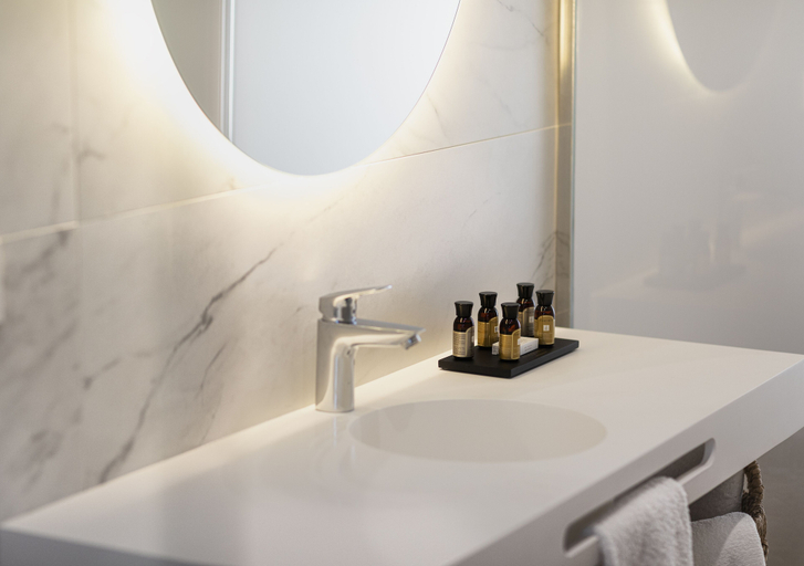 Bathroom 3, Jardines de la Mata, Almería