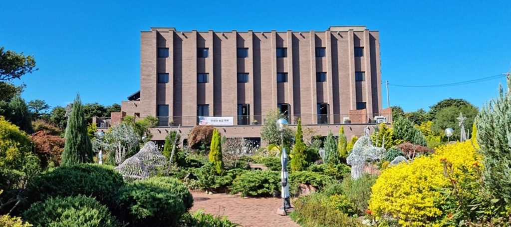 Exterior & Views, Herbdongsan Healinghouse, Seogwipo