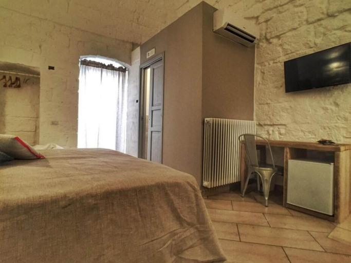 Bedroom 3, Cece Nove, Bari