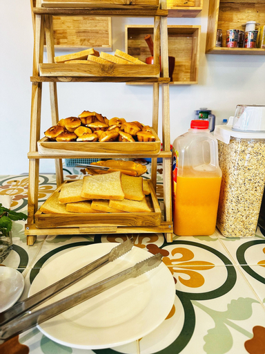 Food & Drinks 6