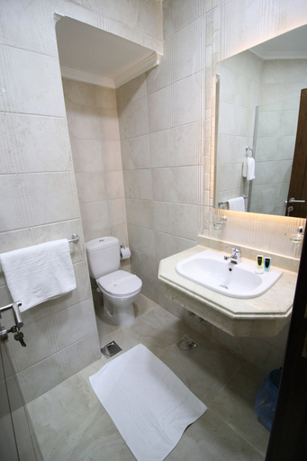 Bathroom 4, Miramar Talaat Harb, Qasr an-Nil
