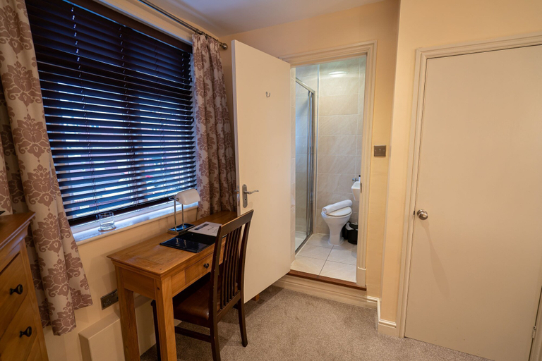 Bathroom 3, Caravelli, Leicestershire