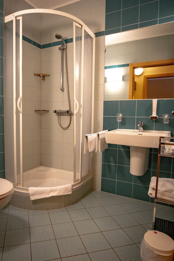 Bathroom 3, Hotel Weinland Donnerskirchen, Eisenstadt Umgebung