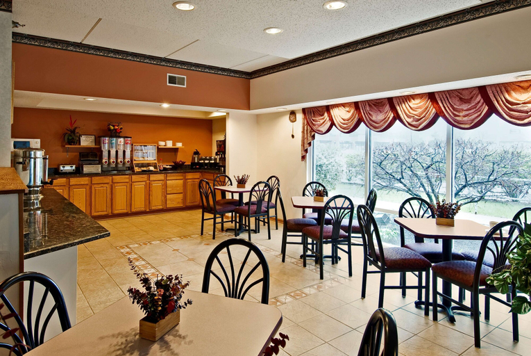 Food & Drinks 4, Americas Best Value Inn & Suites Waukegan Gurnee, Lake