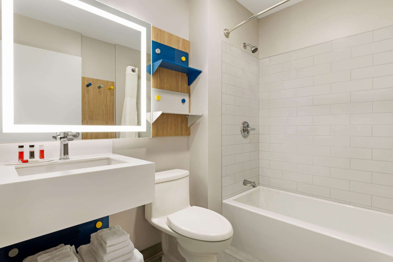 Bathroom 4, Microtel Inn & Suites by Wyndham Lac-Megantic, Le Granit