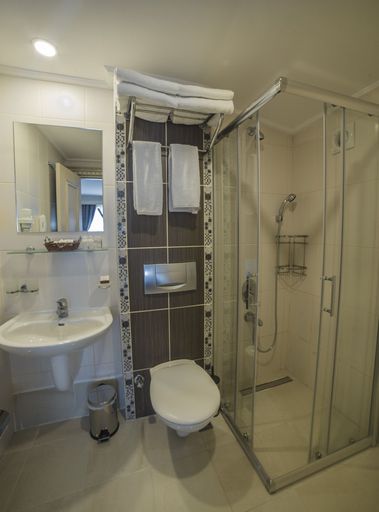 Bathroom 5, Sarnic Hotel Ottoman Mansion, Fatih