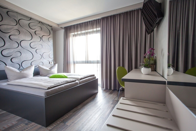 Bedroom 3, Hotel Eulensteins, Jena