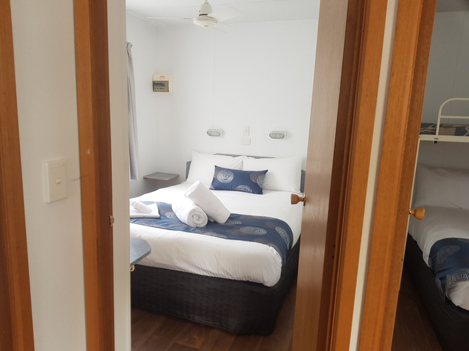 Bedroom 2, Euroa Caravan Park, Strathbogie