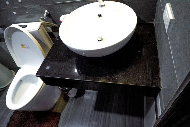 Bathroom 4, The Mang-Yan Grand Hotel, Puerto Galera