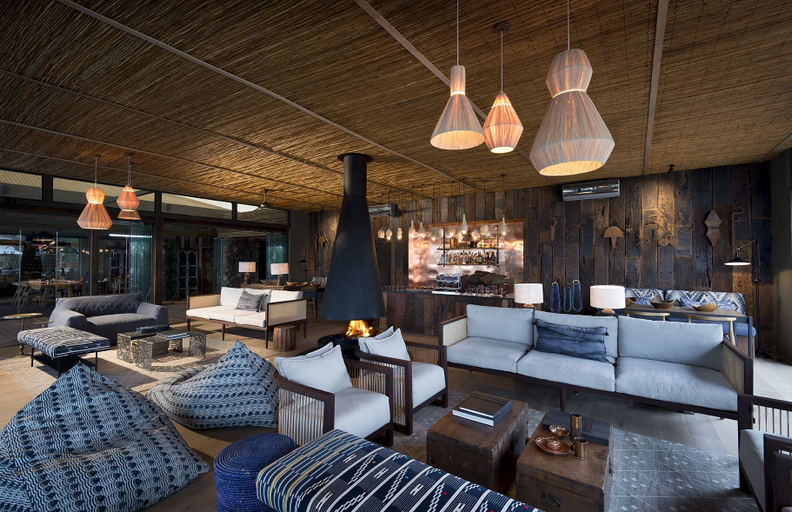 Food & Drinks 4, Thorntree River Lodge, Livingstone