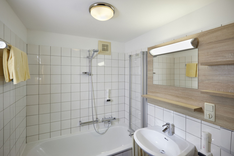 Bathroom 5, Gut Wenghof - Family Resort Werfenweng, Sankt Johann im Pongau