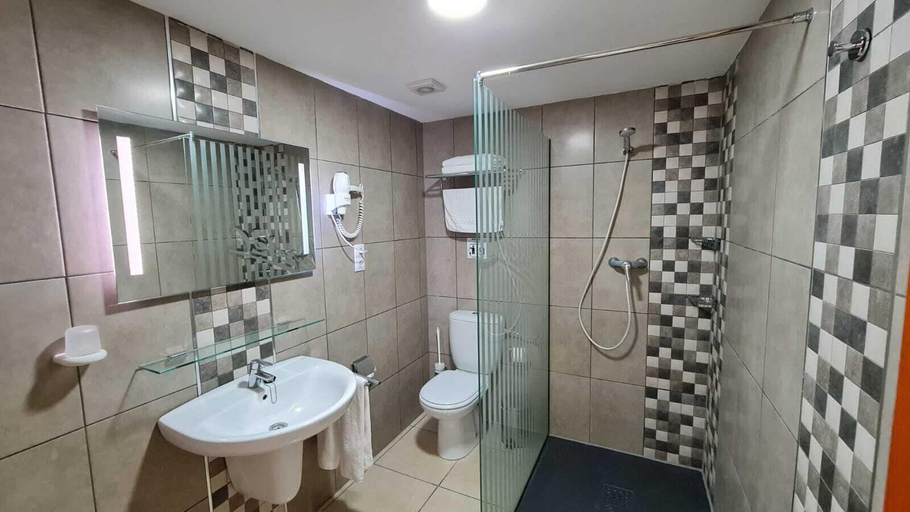 Bathroom 5, Apartamentos Curasol, Las Palmas