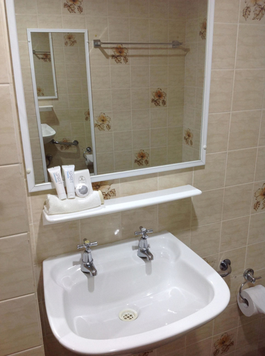 Bedroom 4, Avlon Gardens Motel - Ballina, Ballina