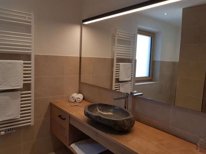 Bathroom 5, Hotel - Restaurant Schaurhof, Bolzano