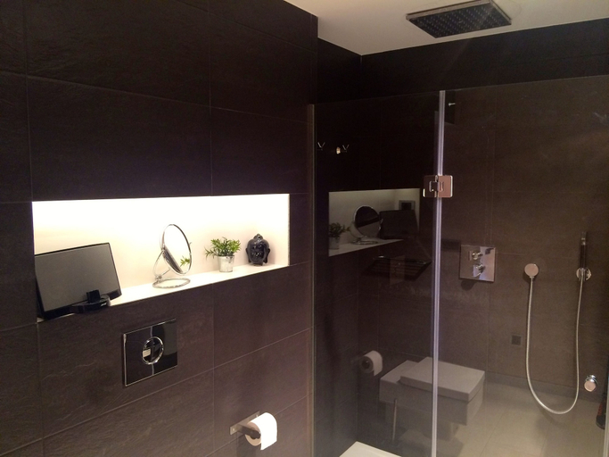 Bathroom 5, Hotel Nereida, Girona