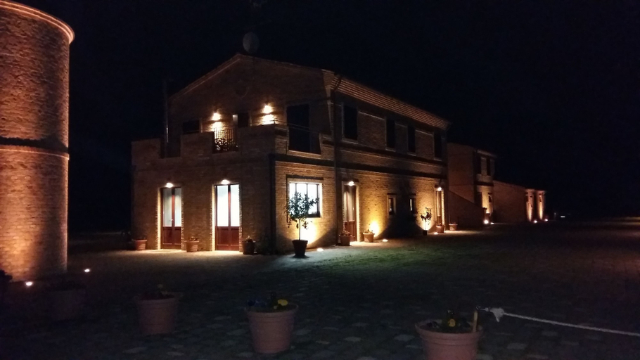 Exterior & Views 2, Moretti Village - b&b, Macerata