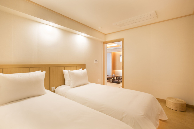 Bedroom 3, Tomonoya Ryokan, Geoje