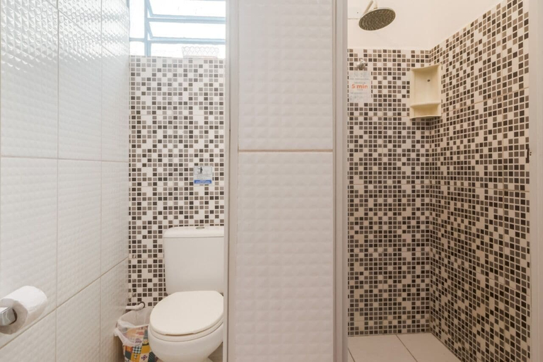 Bathroom 4, Zili Pernambuco Hostel & CoWorking, Recife