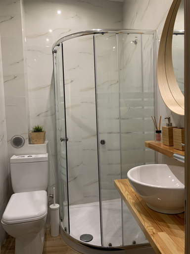 Bathroom 4, Flight Apartment Airport, Attica