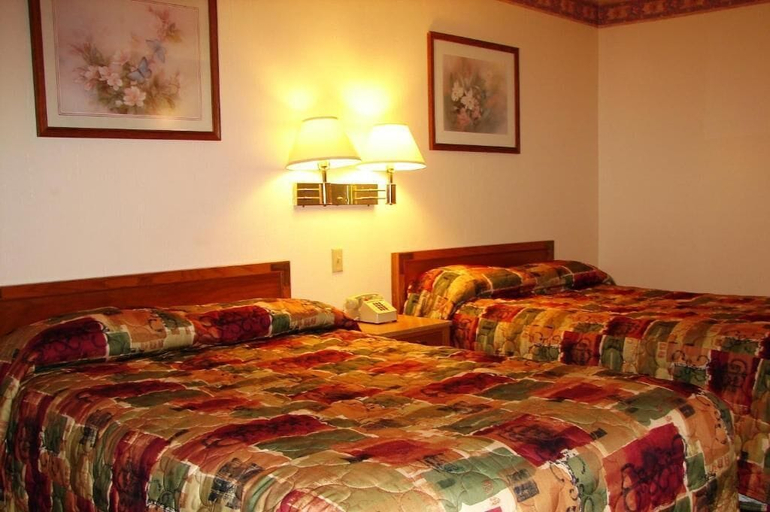 Bedroom 2, Baxter Inn, Cherokee