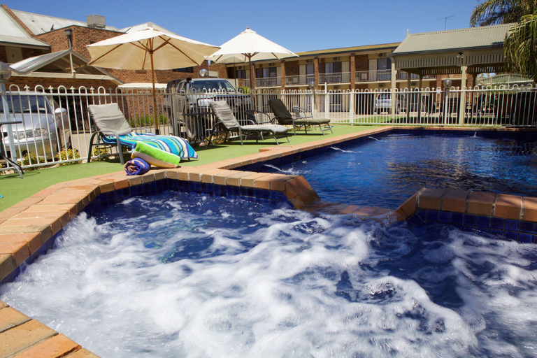 Sport & Beauty 2, Paddle Wheel Motel, Campaspe - Echuca