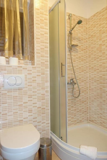 Bathroom 3, Apartment Sonja, Nin