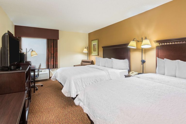 Bedroom 3, Hampton Inn Charlotte - University Place, Mecklenburg