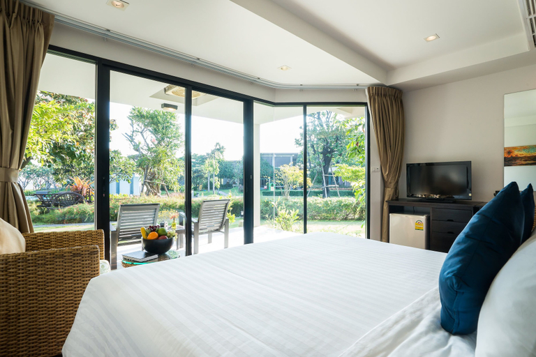 Bedroom 4, i Tara Resort & Spa, Ban Laem