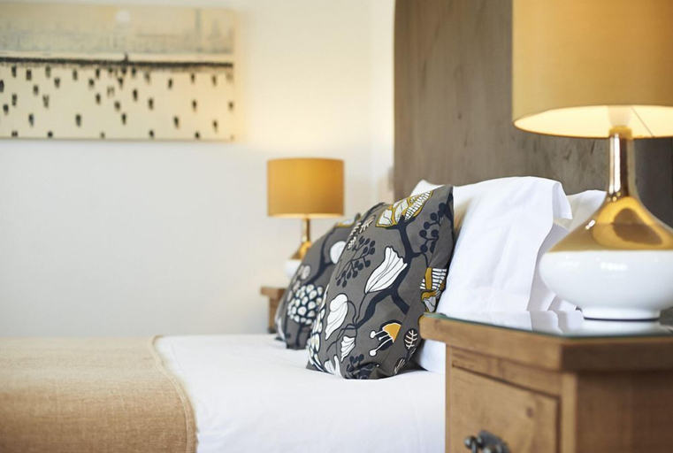 Bedroom 2, Merlin Farm Cottages Mawgan Porth, Cornwall