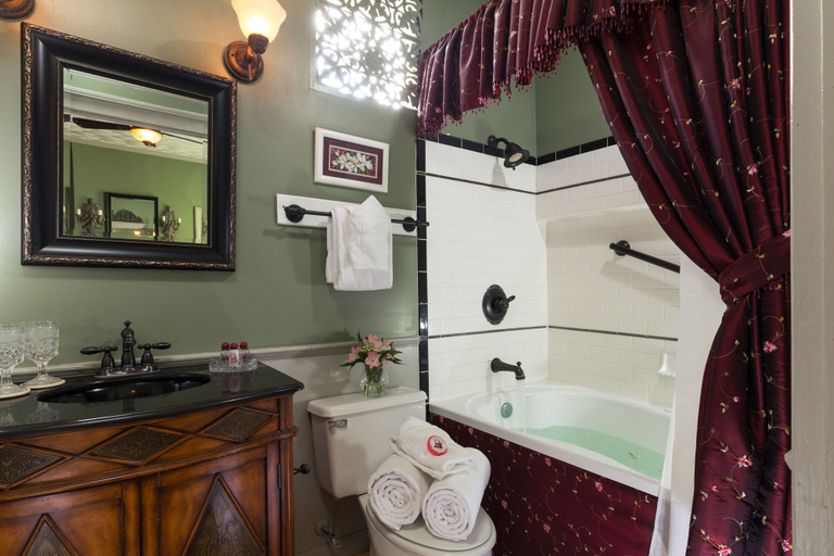Bathroom 3, Aerie Bed and Breakfast, Craven