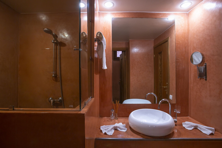 Bathroom 5, Riad l'heure D'été, Marrakech