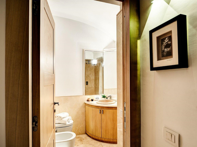 Bathroom 2, Villa Marina Little Beach, Napoli