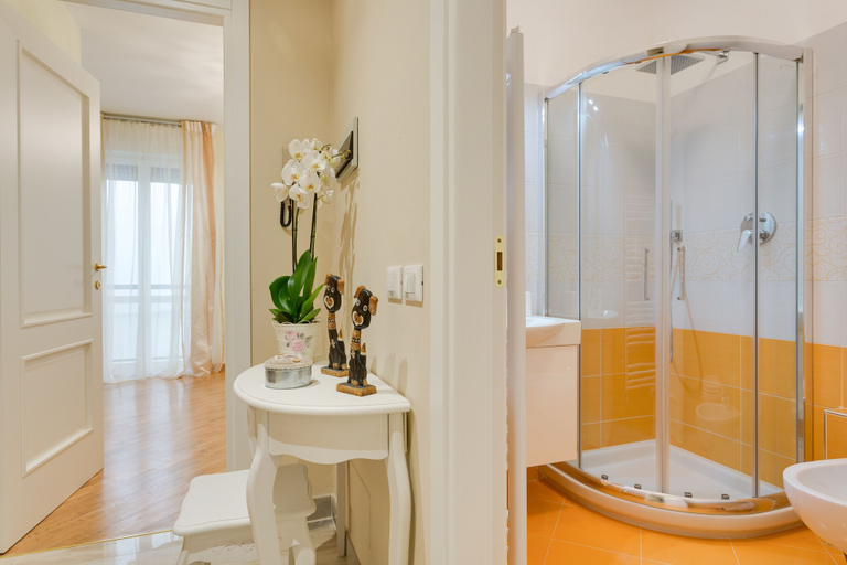 Bathroom 2, Palchetti Sweet by Mmega, Florence