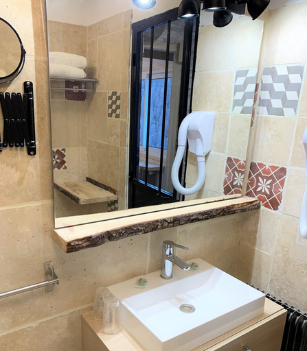 Bathroom 4, Hotel Chastellares, Alpes-Maritimes