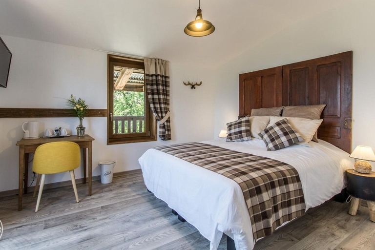 Bedroom 4, La Ferme des Pépés Marcel, Haute-Savoie