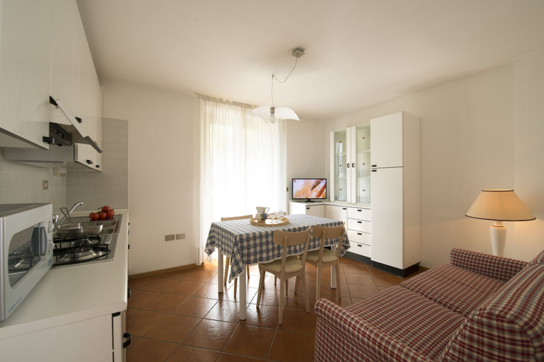 Others 5, Residence Stefenine, Trento