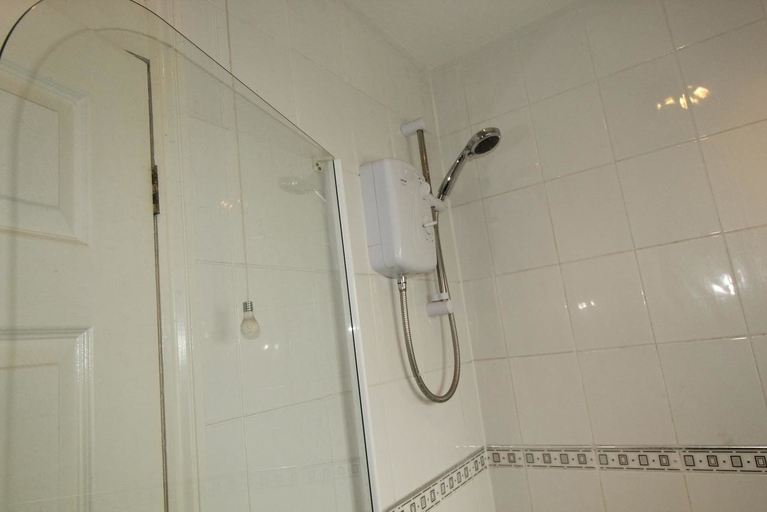 Bathroom, Dryden House, Derbyshire