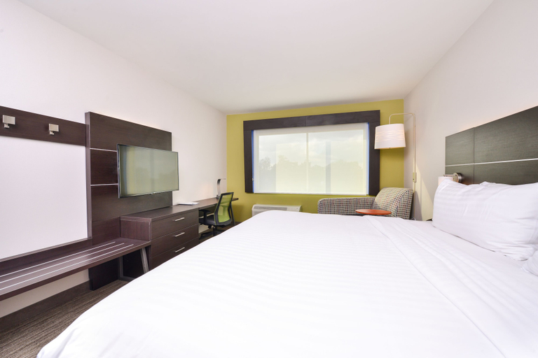 Bedroom 5, Holiday Inn Express DONALDSONVILLE by IHG, Ascension