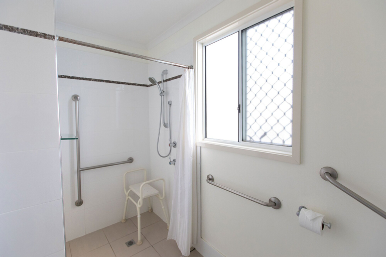 Bedroom 3, Kirra Beach Tourist Park, Gold Coast