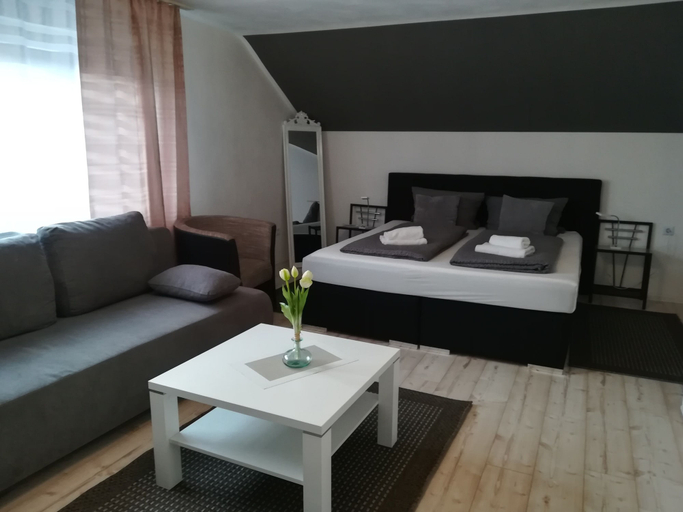 Bedroom 4, Hotel Ari, Kaiserslautern