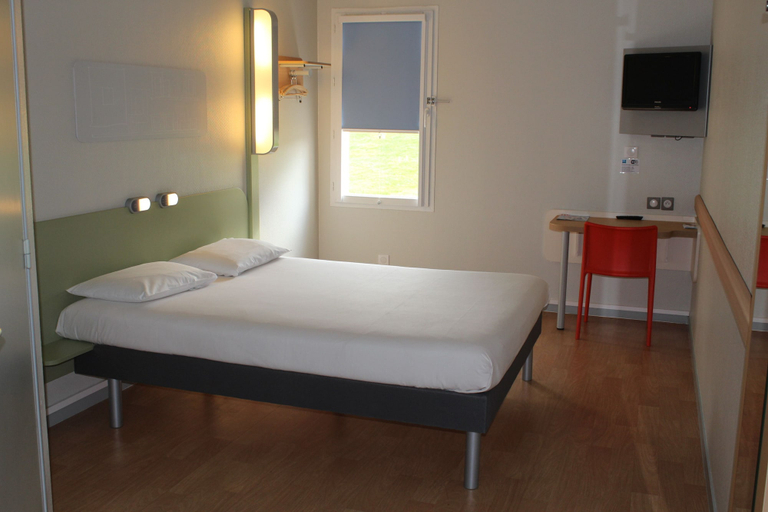 Bedroom 4, ibis budget Laval, Mayenne