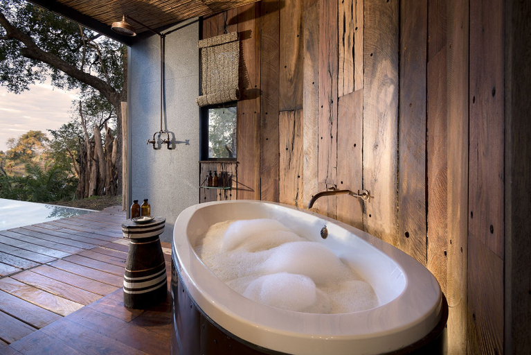 Bathroom 3, Thorntree River Lodge, Livingstone