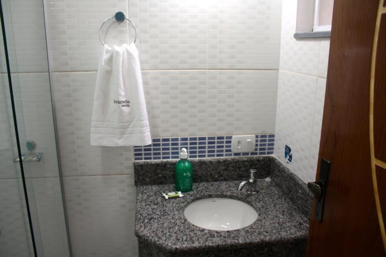 Bathroom 4, Hotel Portobello, Aparecida