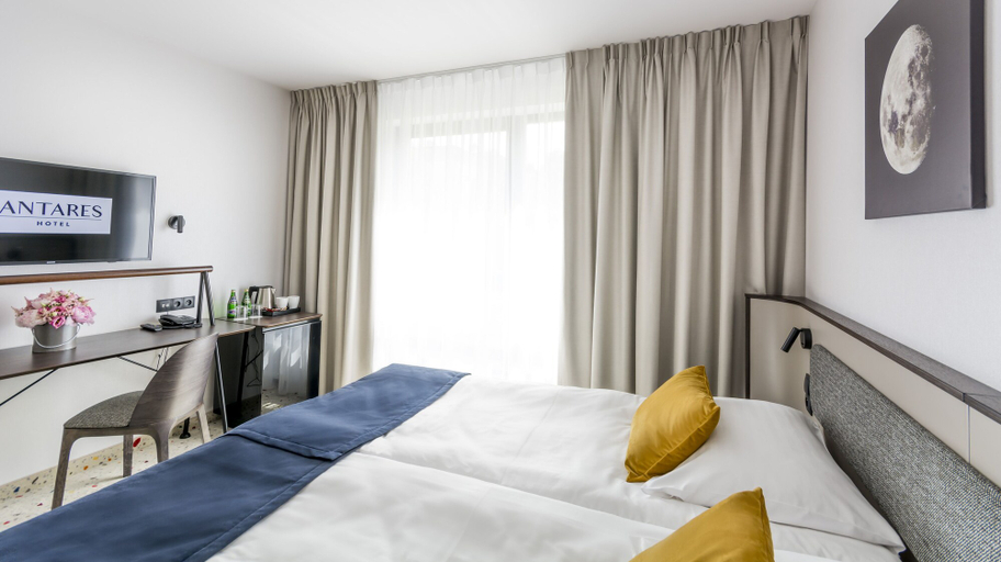 Bedroom 4, Hotel Antares, Gdynia