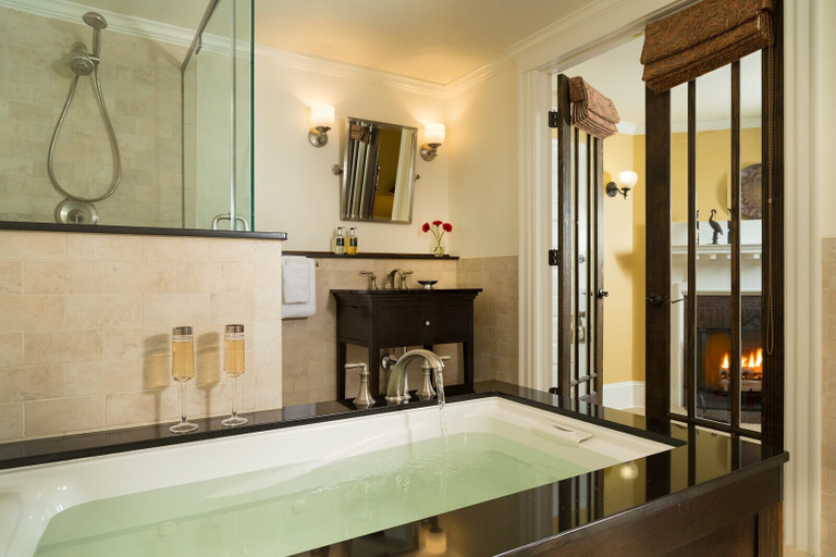 Bathroom 4, Atlantean Cottage, Hancock