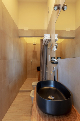 Bathroom 5, Mariella's House, Caserta