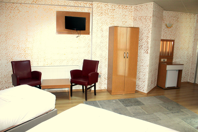 Bedroom 3, Avcilar Emre Hotel, Avcılar