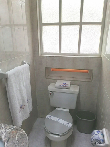 Bathroom 5, Hotel Azores, Mexico City