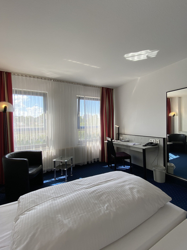 Bedroom 2, City Hotel Fortuna, Reutlingen